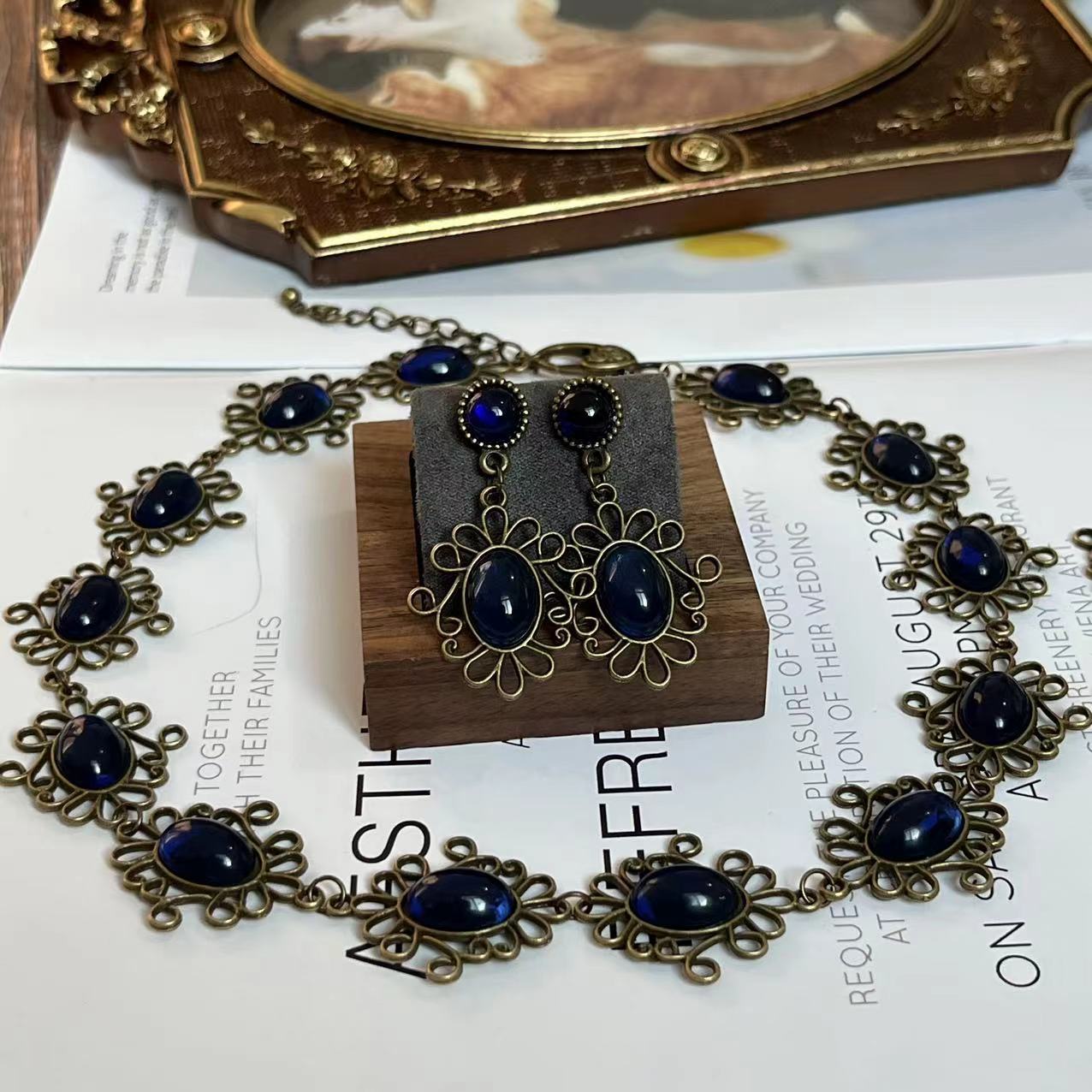 Historical Queen Anne Boleyn H - Women Accessories Earrings 评论和价格